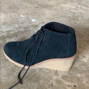 Toms wedges